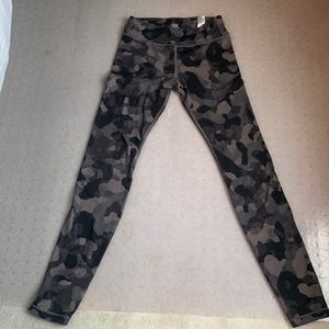 Athleta Girl Printed Chit Chat Tight brownish black camo. Girls size L/12